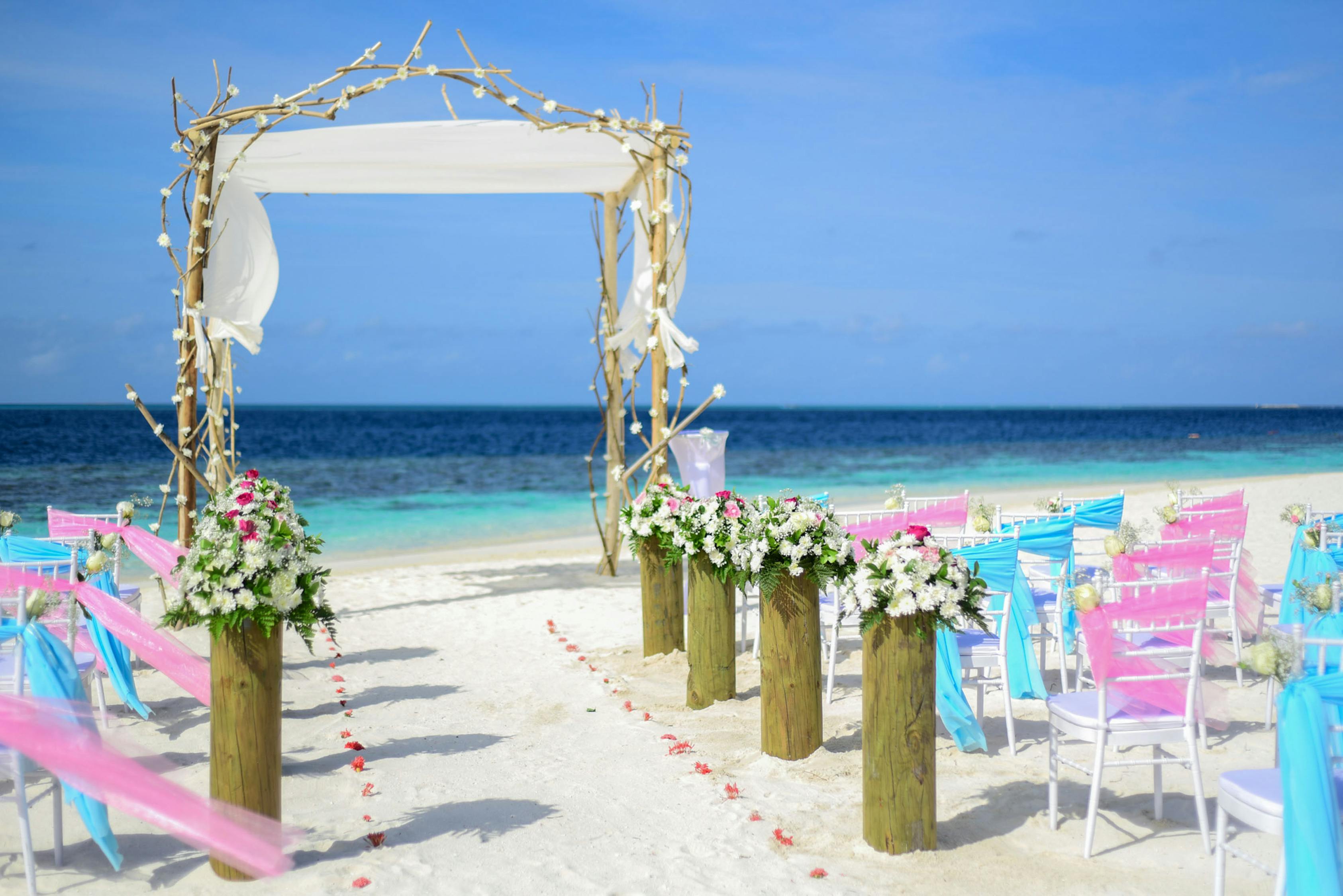 三亚海滩婚礼策划（三亚海滩婚礼策划方案）